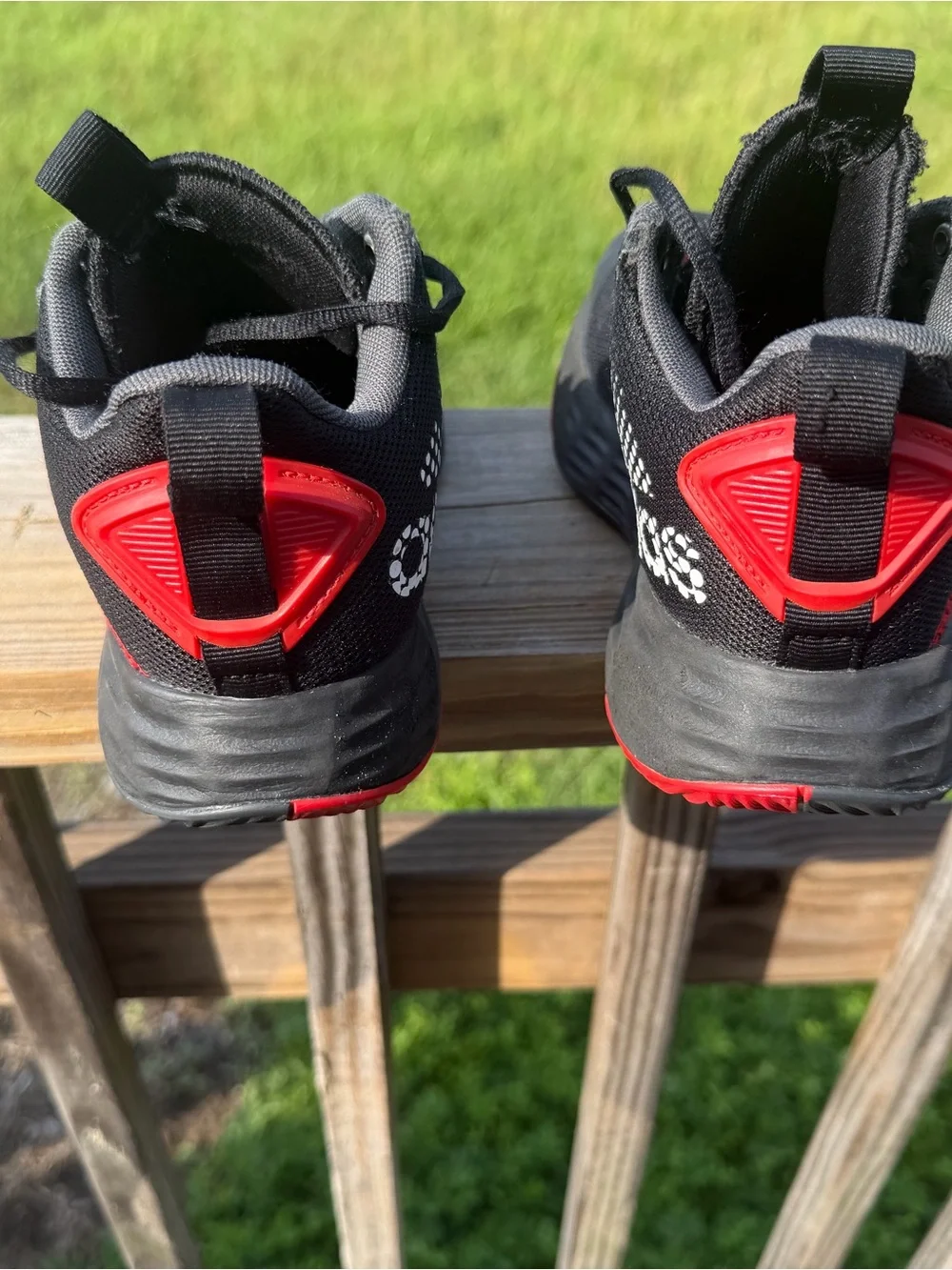 Adidas Lightmotion Kids Athletic Sneakers Size 3 Black Red White